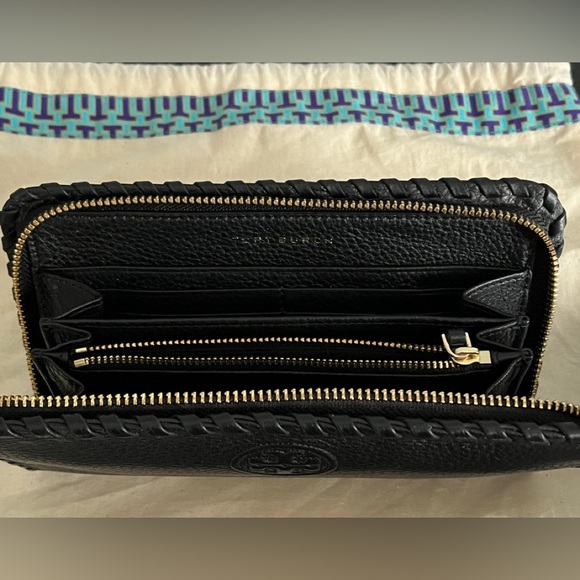 Beautiful TORY BURCH Pebble Leather Long Wallet - Picture 3 of 3